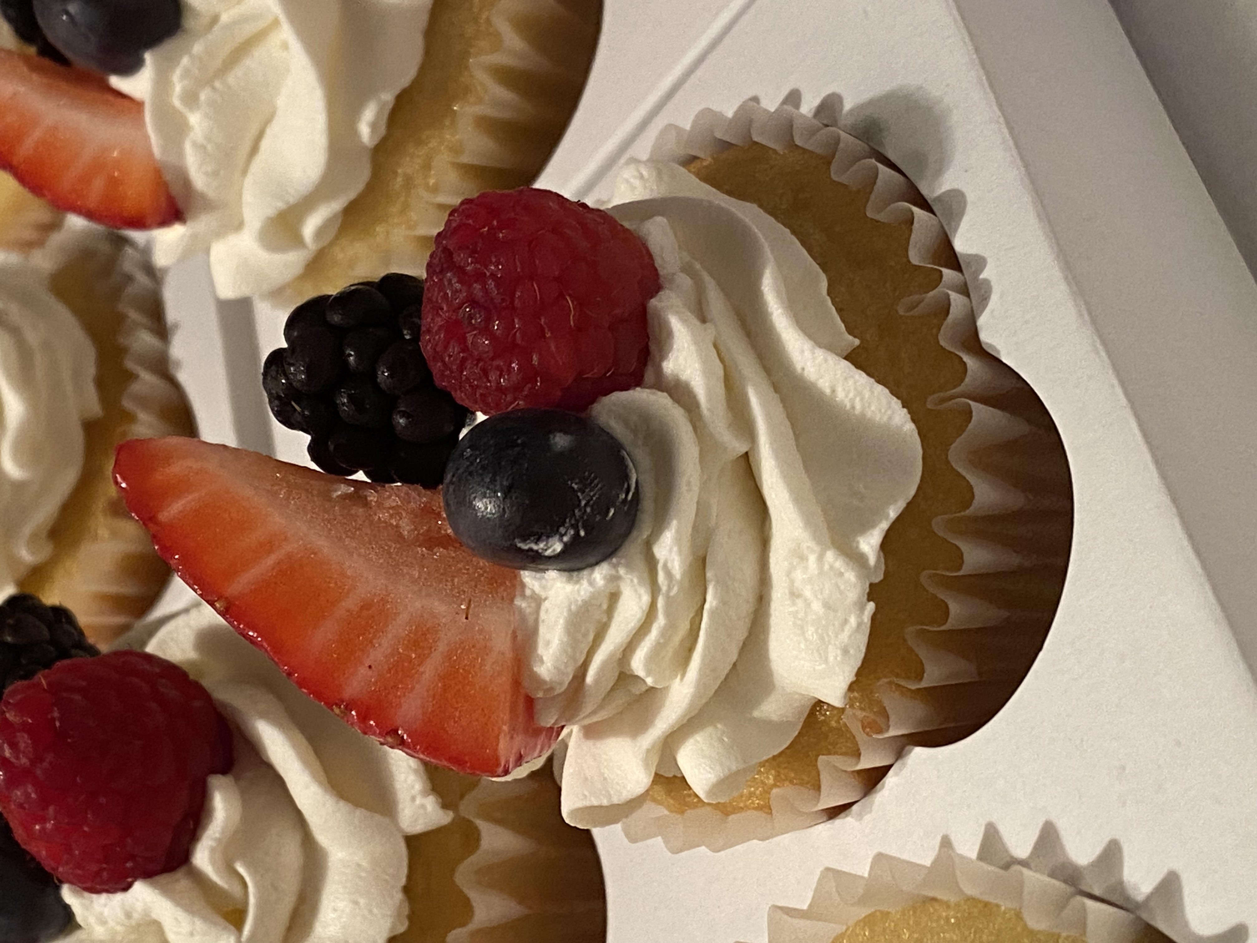 Berry cupcakes
